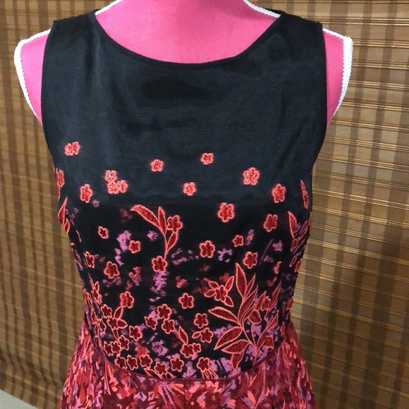 Carlisle midi piece of art black and red dress! Stunning for holidays! NWOT. - Picture 2 of 9